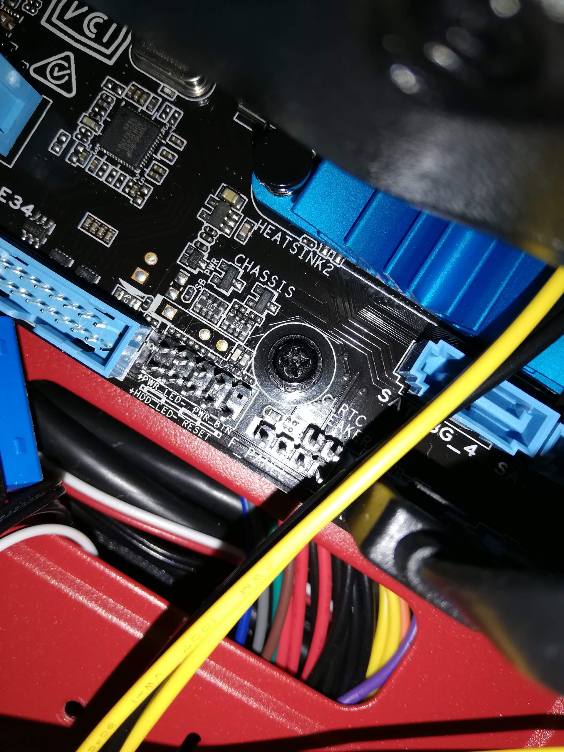 Wie muss man das am Mainboard anschließen? Technik, Spiele und Gaming)