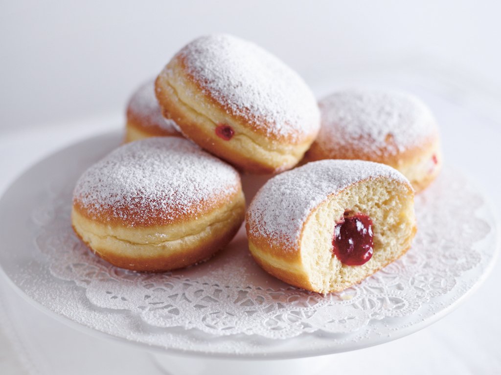 Wie nennt ihr dieses Gebäck (Berliner)?