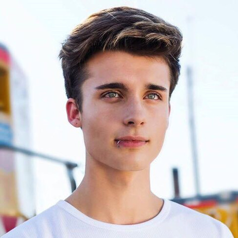 Reibroksembpi Lippenpiercing Mann