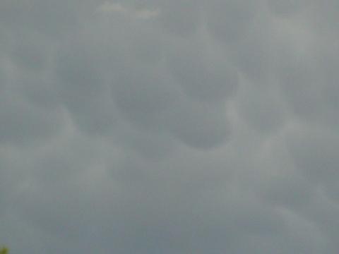 - (Wolken, weter)