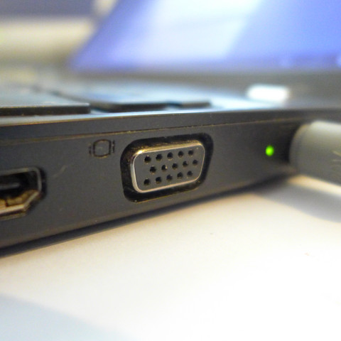 Wie nennt sich die Buchse an dem am Notebook ein externer ...