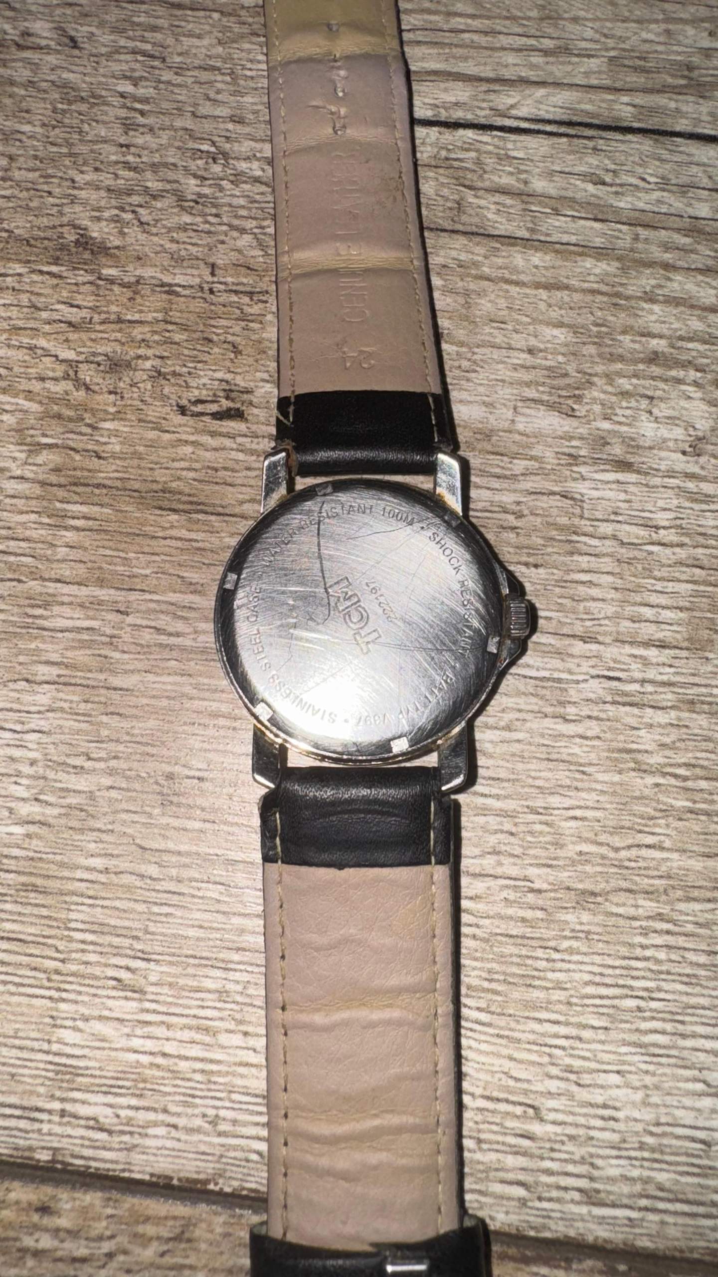 Wie öffne ich diese Uhr? (Armband, Armbanduhr, Uhrmacher)