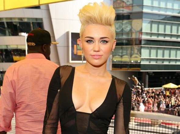 Wie oft muss man die Miley Cyrus Frisuren trimmen lassen?