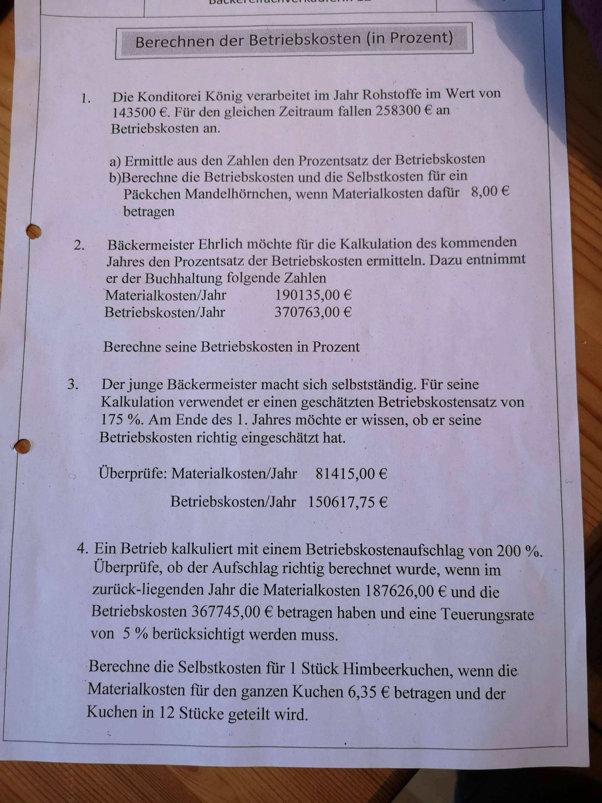 Wie rechnet man Betriebs kosten aus? (Schule, Mathematik, Betriebskosten)