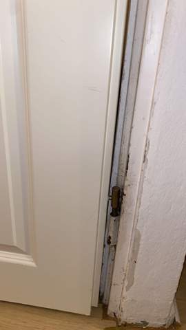 Wie repariere ich die Türhalterung meiner Tür?