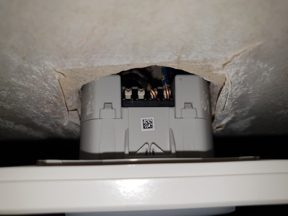 Wie schließe ich den Lichtschalter mit den Drähten korrekt an