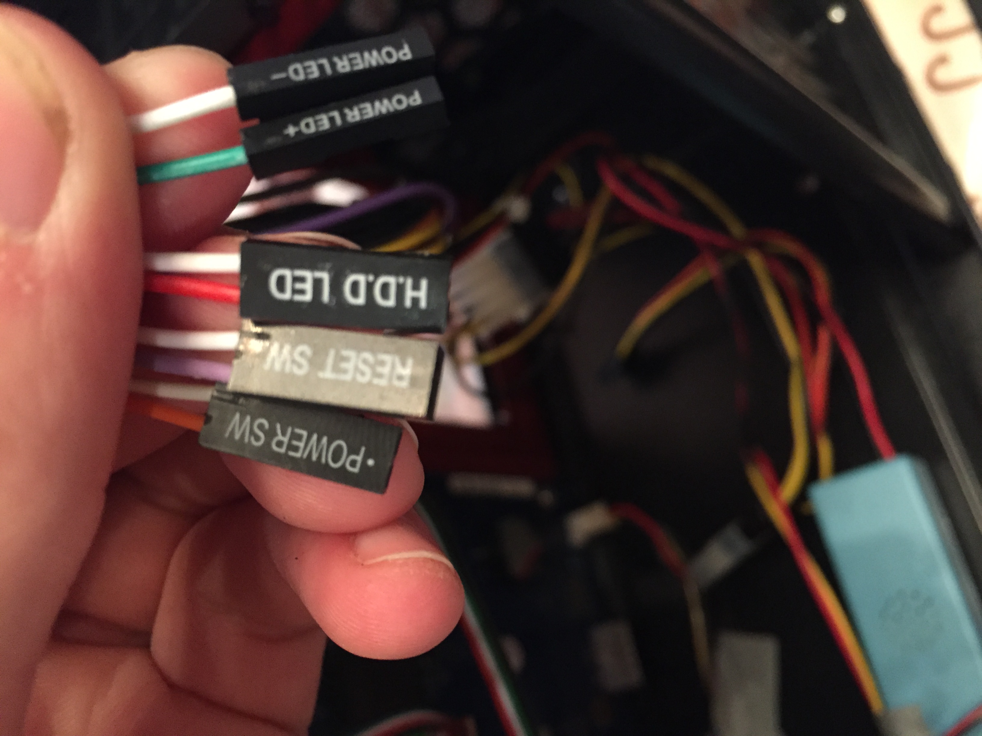 Wie schließe ich diese 5 Kabel richtig an ? (Computer, Anschluss)