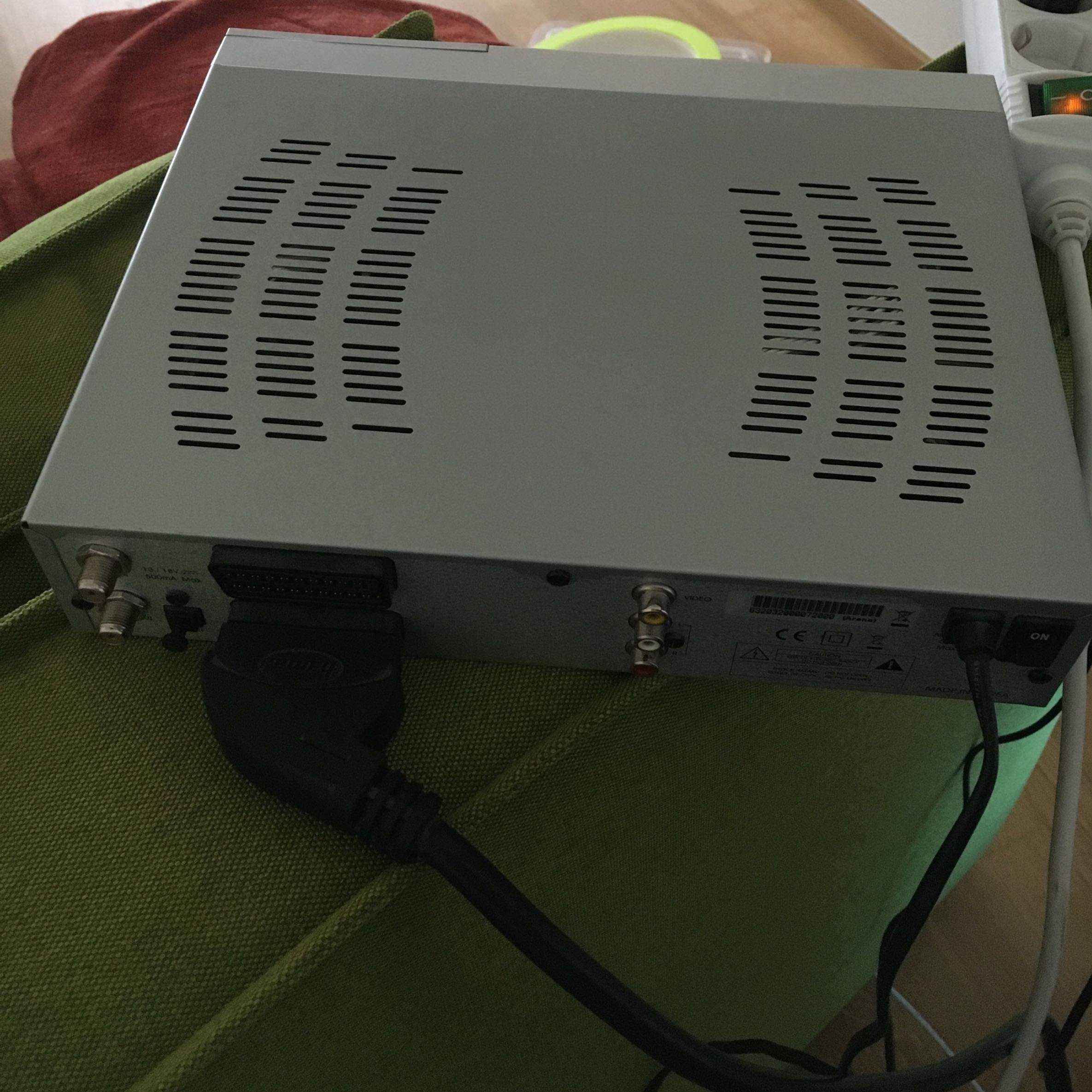 Wie schließe ich mein tv gerät richtig an, und brauch ich einen ...