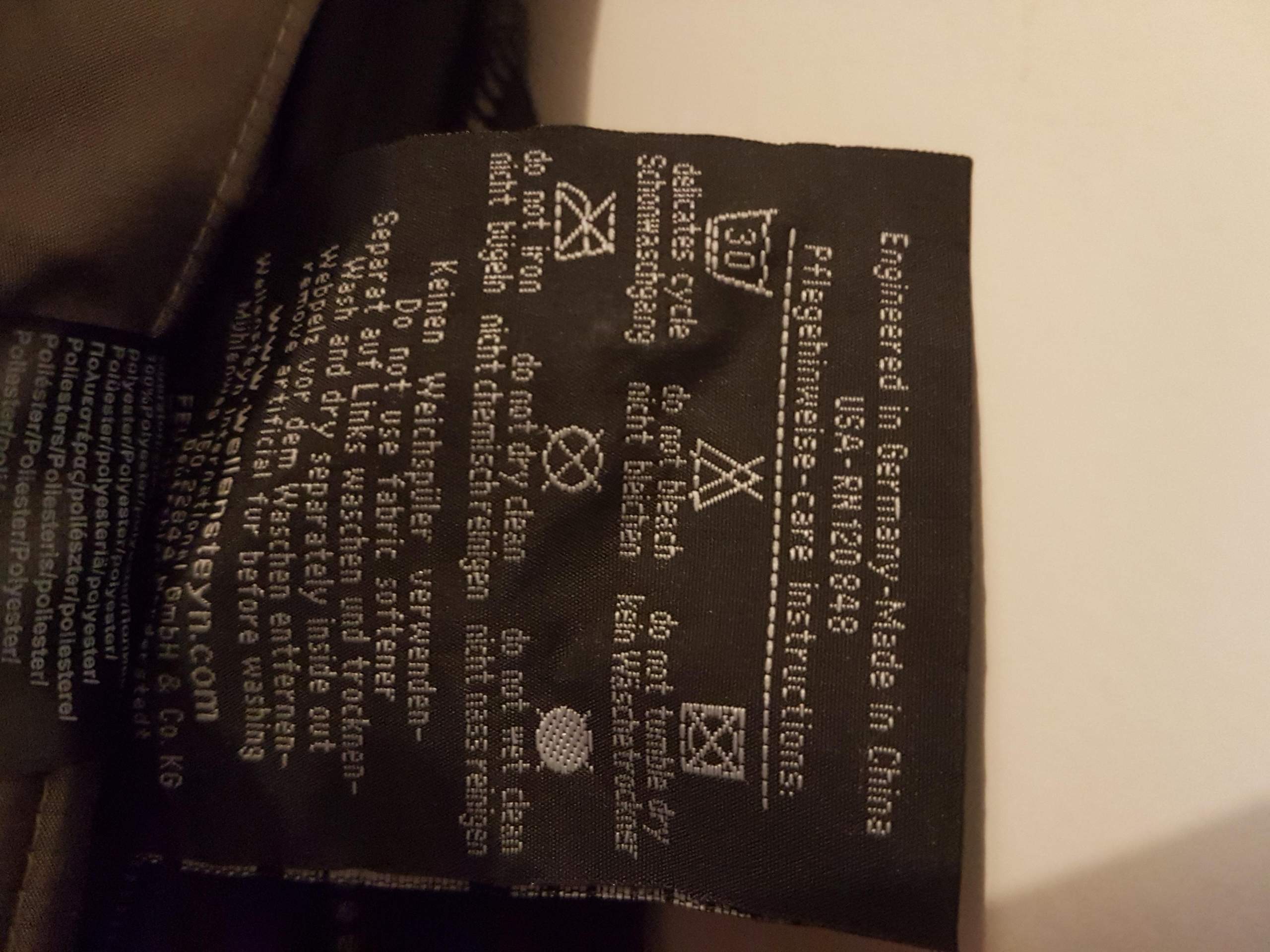 Wie soll die Jacke richtig waschen, da steht nicht chemisch und nass