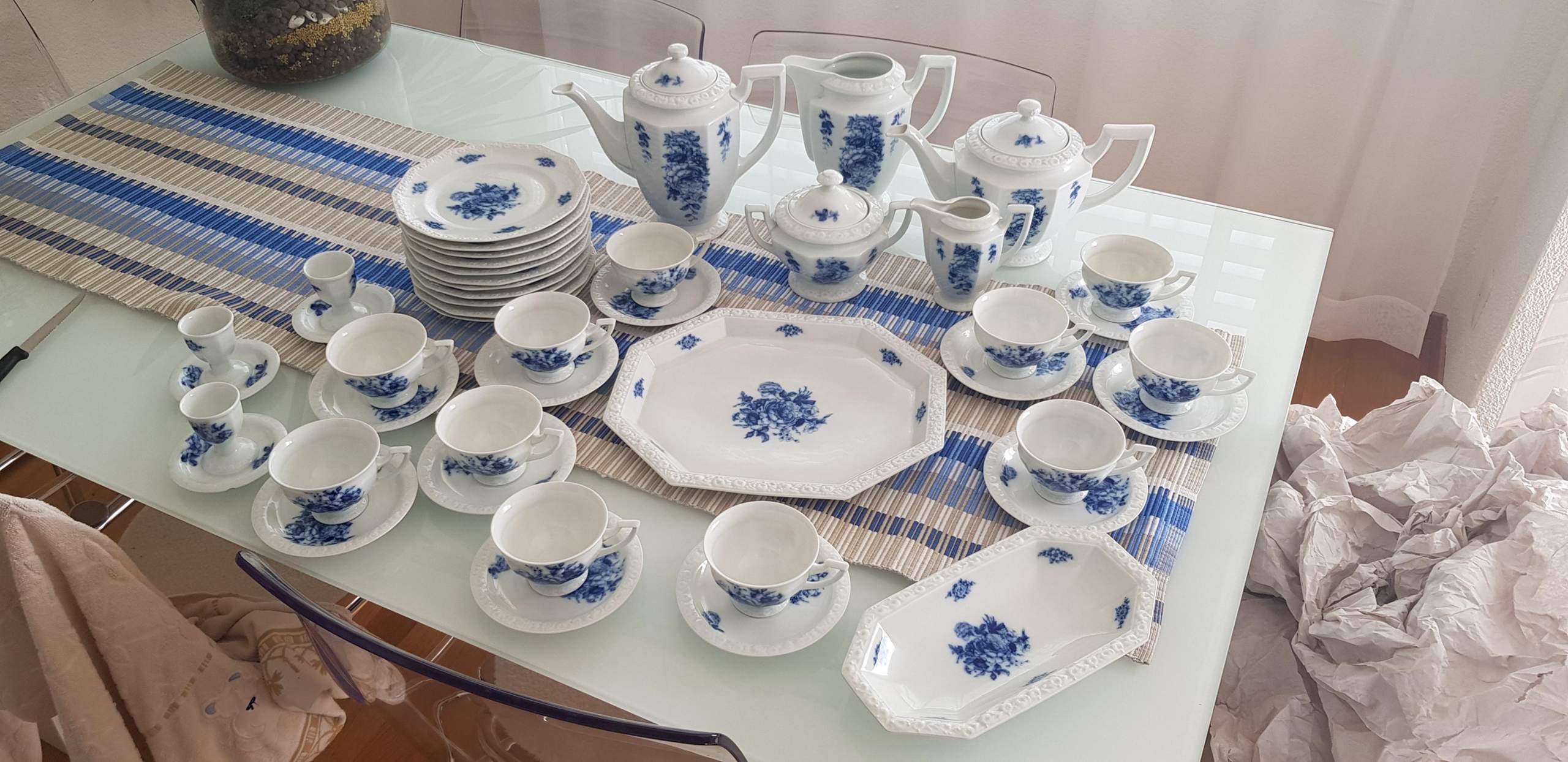 Wie teuer ist dieses seltene Maria Rosenthal Blaue Blume Service und wie alt ist es? (Antiquitäten, Porzellan)