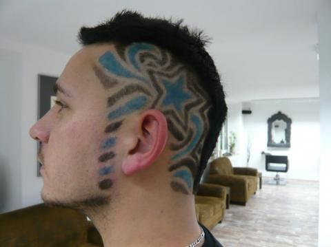 Wie Teuer Ist So Ein Muster In Den Haaren Ca D Haare Mode Frisur