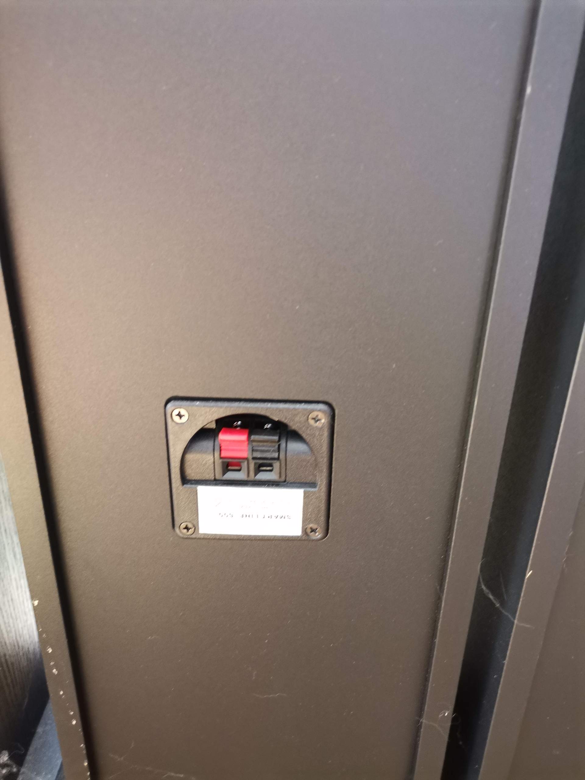 Wie verbinde ich diese Lautsprecher? (Technik, Musik)