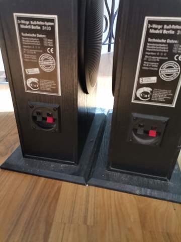 Wie verbinde ich diese Lautsprecher? (Technik, Musik)