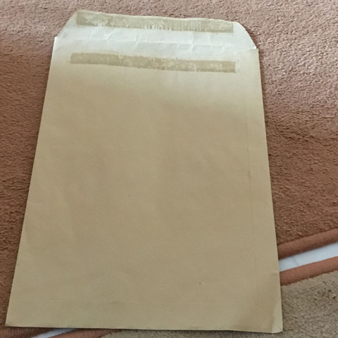 Der Umschlag - (Post, Paket, Brief)