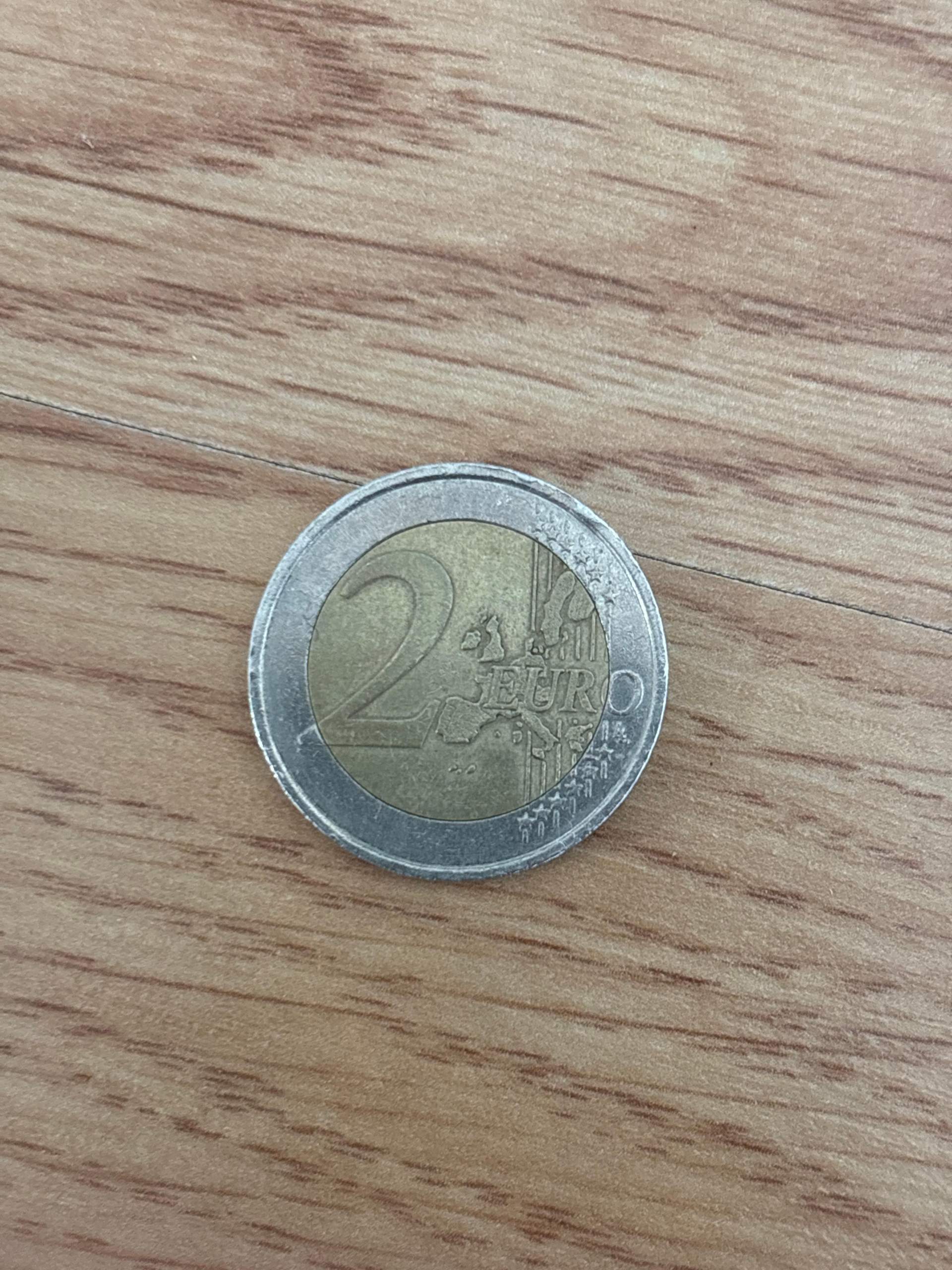 Wie viel Geld ist diese 2€ Münze Wert? (Euro, Münzen, Wertschätzung)