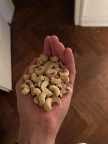 Wie viel Gramm sind eine Handvoll Nüsse?