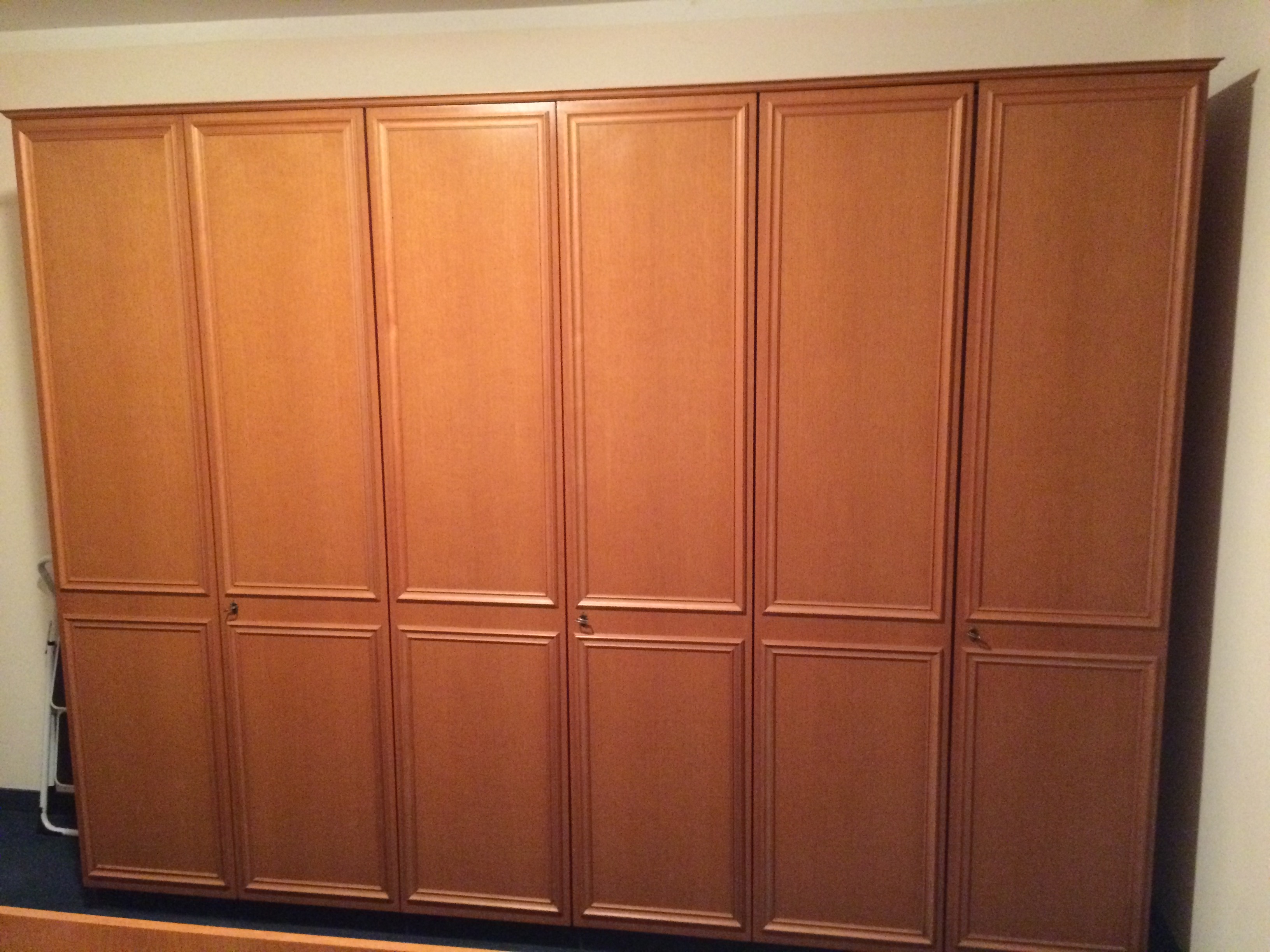 Wie viel ist dieses schlafzimmer noch wert? (geld, möbel)