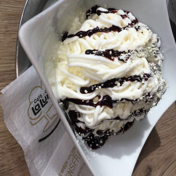 Wie viel Kalorien hat ein Spaghetti Eis mit Joghurt Eis, Sahne und