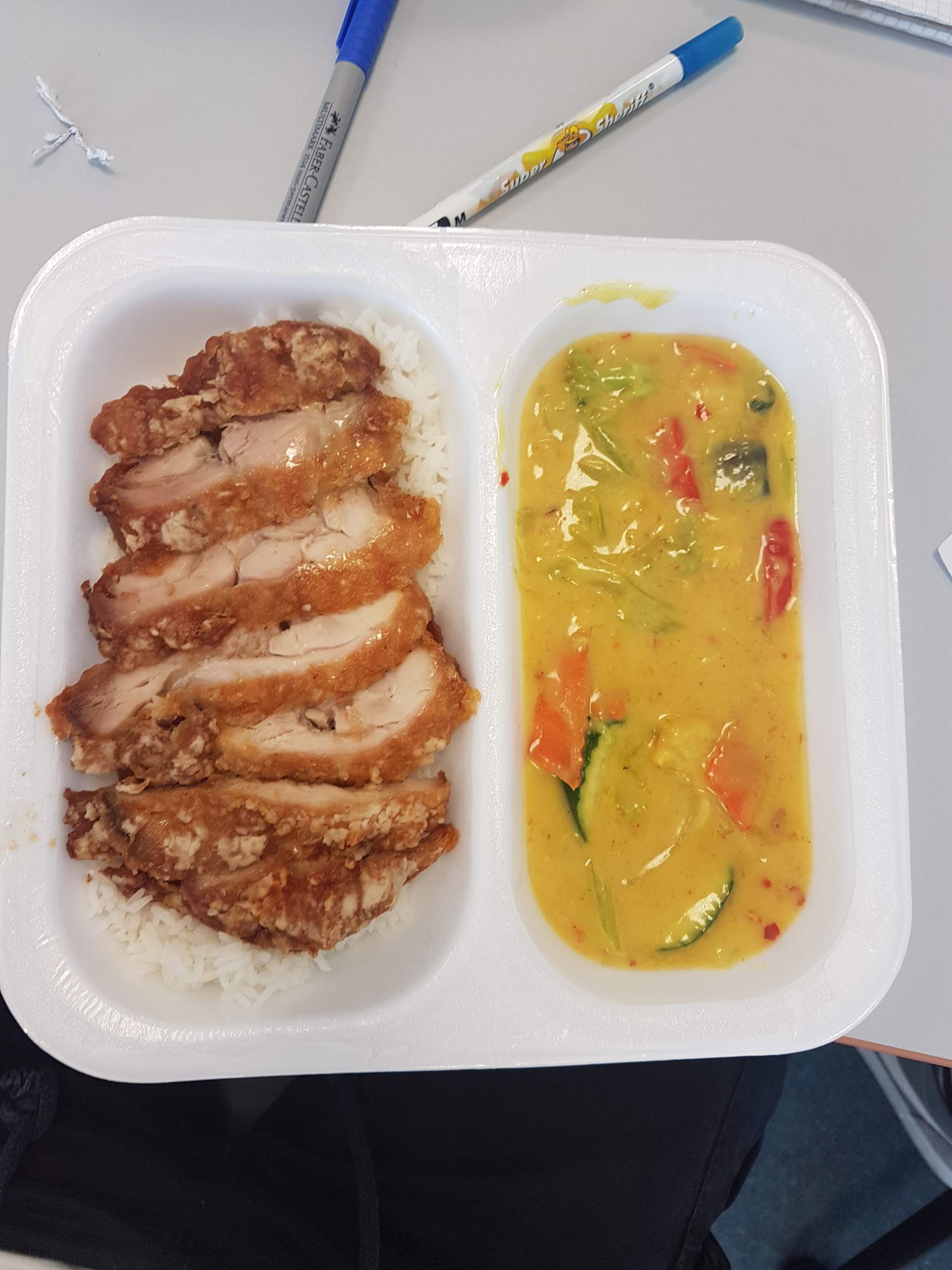 Wie viel Kalorien hat eine Portion Reis mit gebratenem Hühnchen vom Chinesen? (Ernährung Wie viel Kalorien hat eine Portion Reis mit gebratenem Hühnchen vom Chinesen? (Ernährung