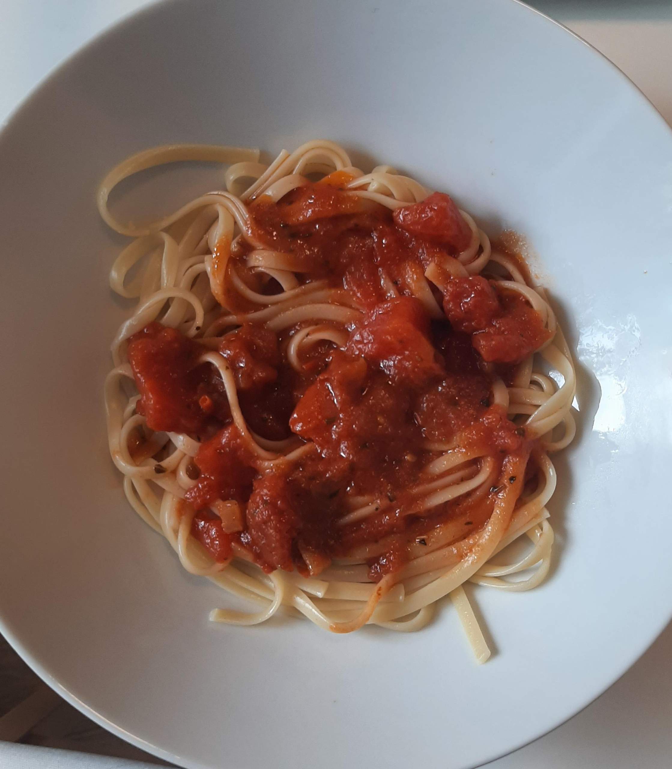 Wie viel kcal für diese Nudeln mit Tomatensoße? (Kalorien)