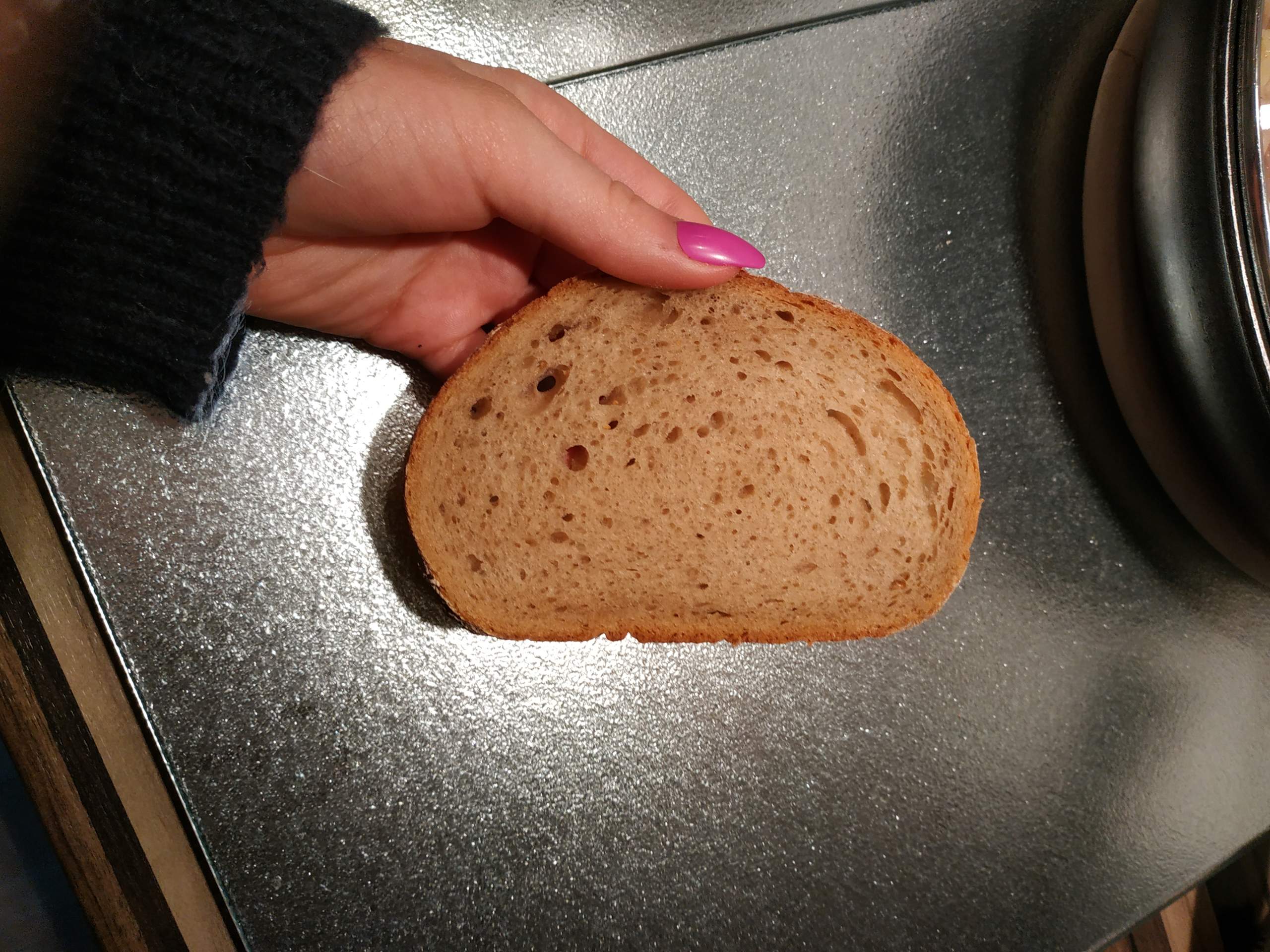 Wie viel kcal hat eine Brot Scheibe. ? (Kalorien) Wie viel kcal hat eine Brot Scheibe. ? (Kalorien)