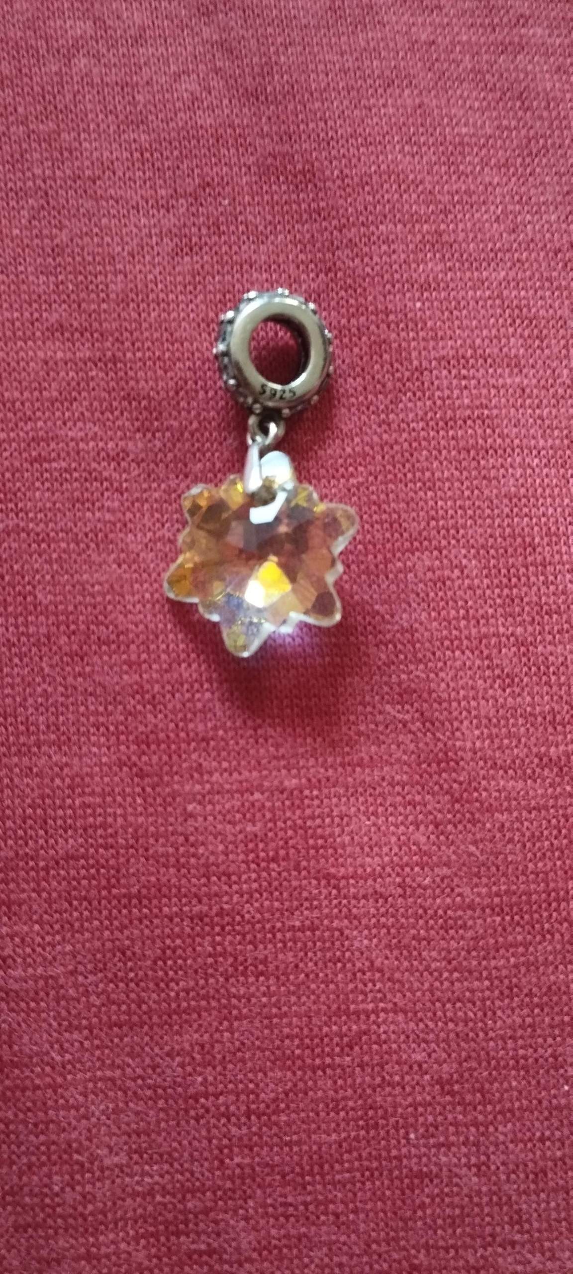 Wie viel kostet dieser Charm? (Silber, Armband, Pandora)