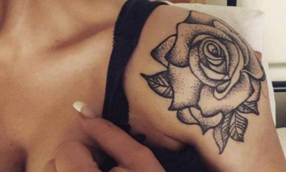 Wie Viel Kostet Es Ca Diese Rose Auf Den Oberarm Tatowieren Zu Lassen Preis