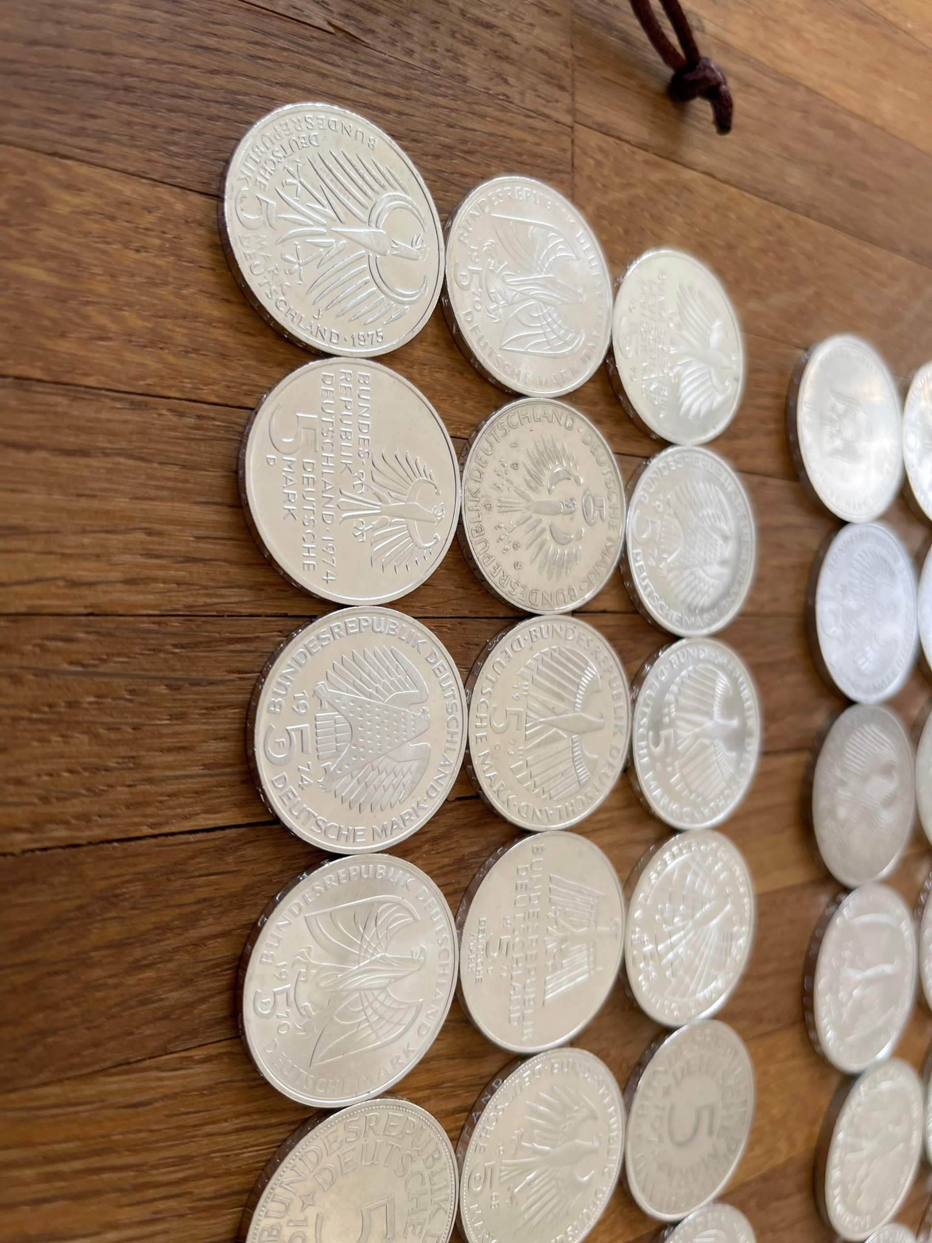 Wie viel sind diese Deutsche Mark Münzen wert? (Geld)