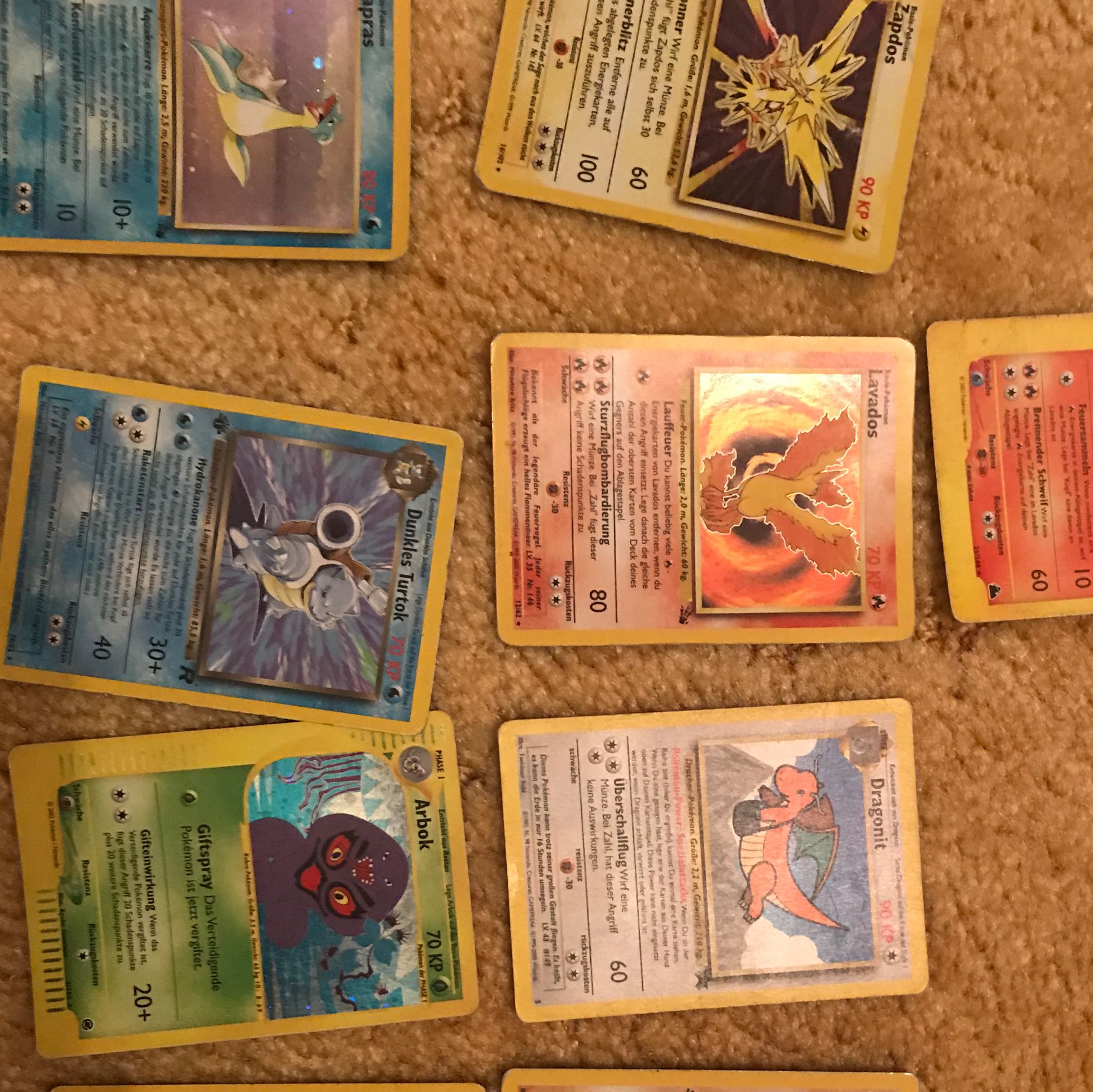 Wie viel sind diese Pokemon Karten etwa wert? (Handy, Smartphone