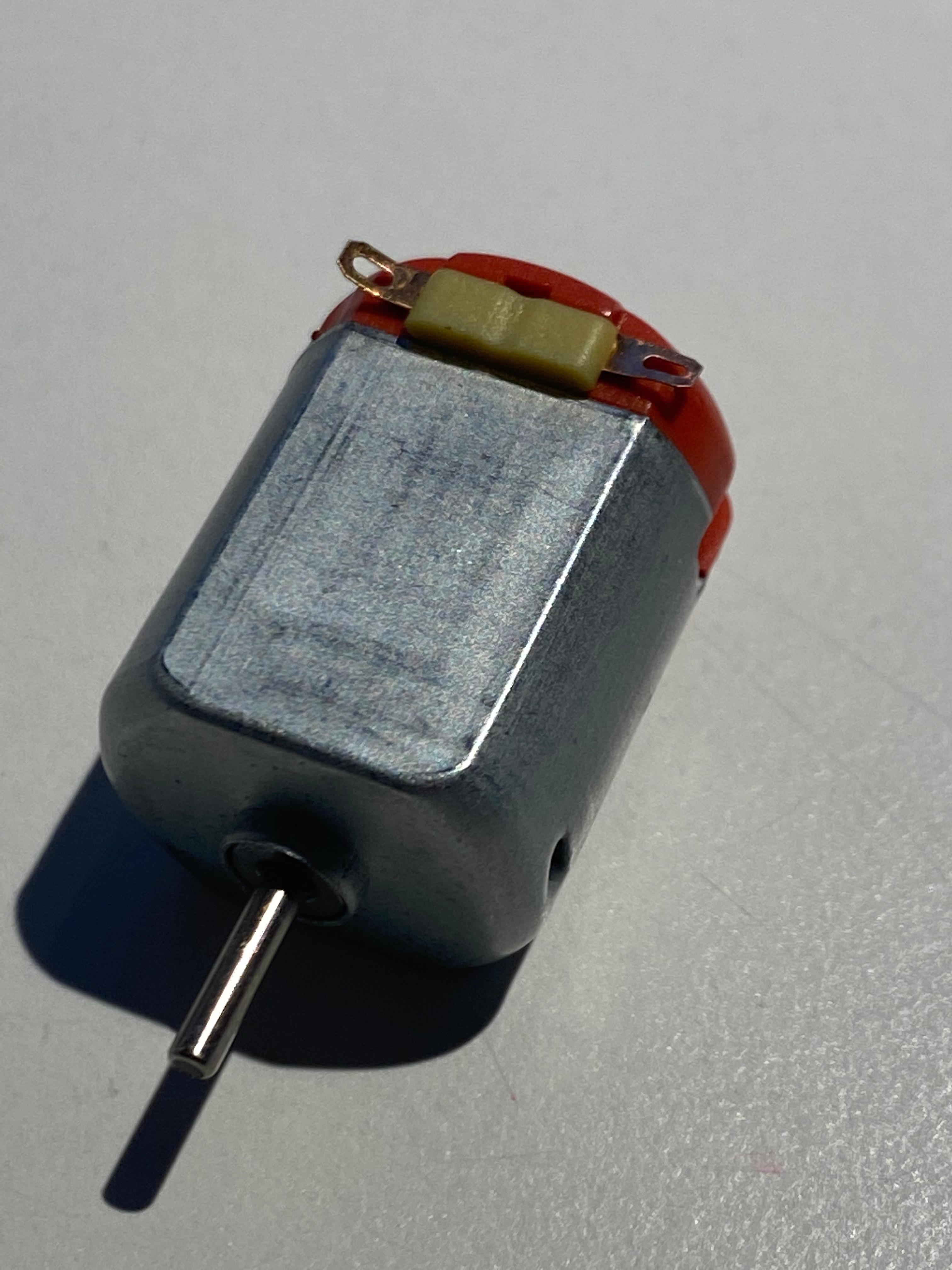 Wie viel Volt braucht dieser DC Motor? (Technik, Technologie, Elektronik)
