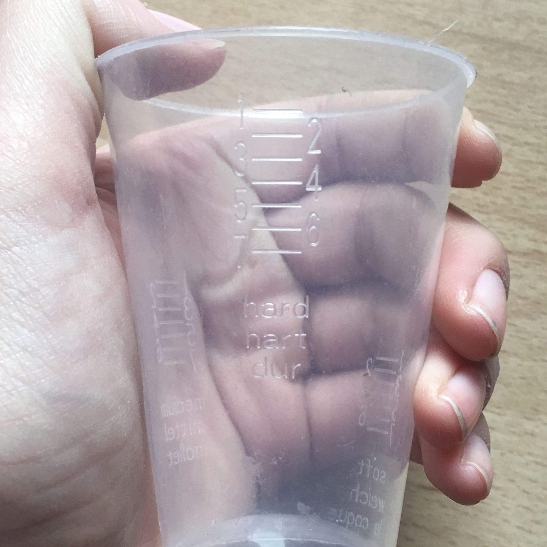 Wie viel Wasser kommt in den Eierkocher :D? (hühnerei)