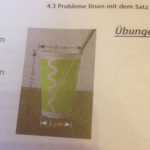 hier der Becher, nur als Veranschaulichung  - (Mathematik, Pythagoras)