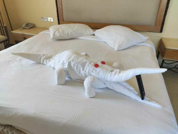 Wie würdest du es finden wenn du dein Bett im Hotelzimmer so vorfinden würdest?