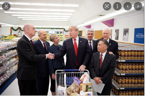Wie würdet ihr reagieren wenn ihr Trump beim Einkaufen sieht?