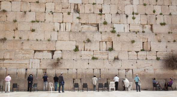 Wie wurden die Steine jerusalemischen Klagemauer aufeinander gestapelt bzw gebaut?