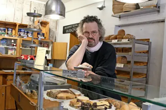 Wieso dürfen Sonntags Bäckereien und Türkische Geschäfte Offen haben