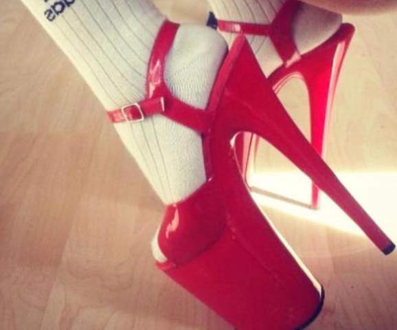 Wieso Kann Ich Nur Auf Plateau Higheels Problemlos Laufen Wie Auf Heels Ohne Plateau Laufen High Heels Plateauschuhe
