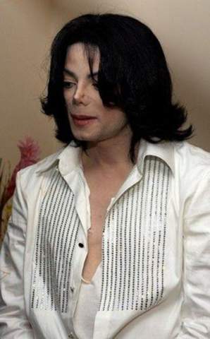 Wieso sieht Michael Jackson 2008 komplett anders aus als in 2003?