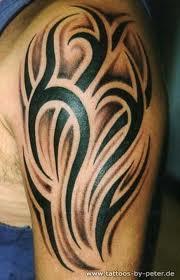 tattoo oberarm tribal