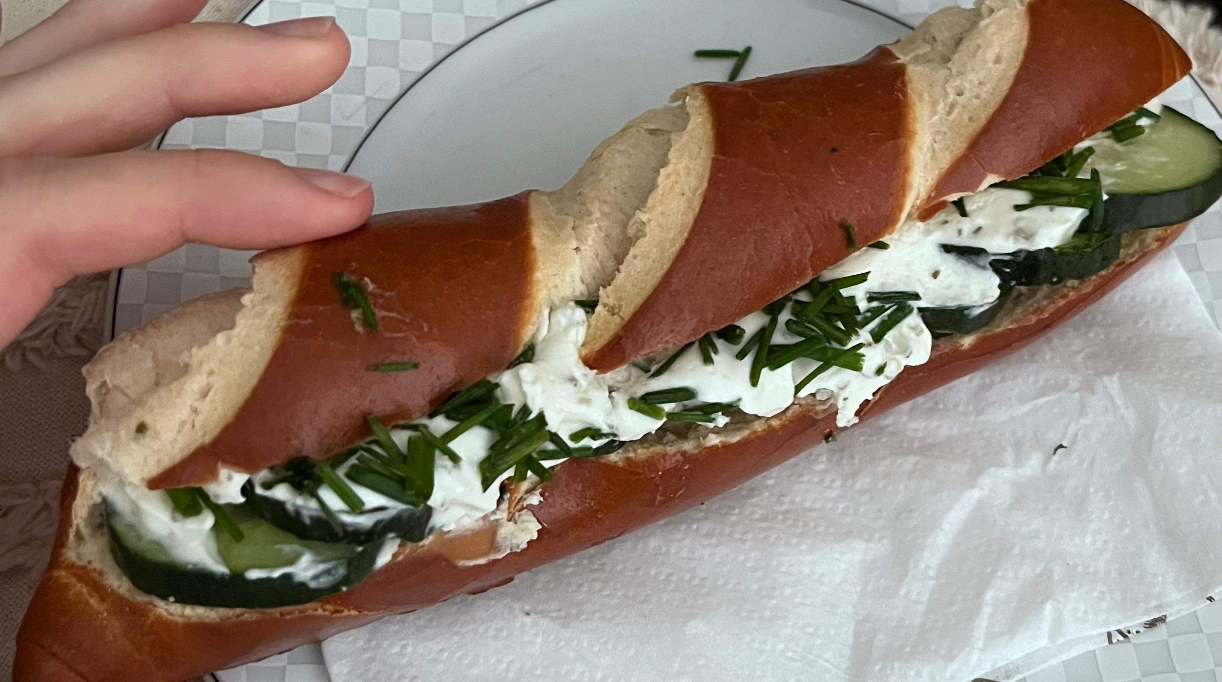 Wieviel Kcal hat diese Laugenstange? (abnehmen, Diät, Kalorien) Wieviel Kcal hat diese Laugenstange? (abnehmen, Diät, Kalorien)