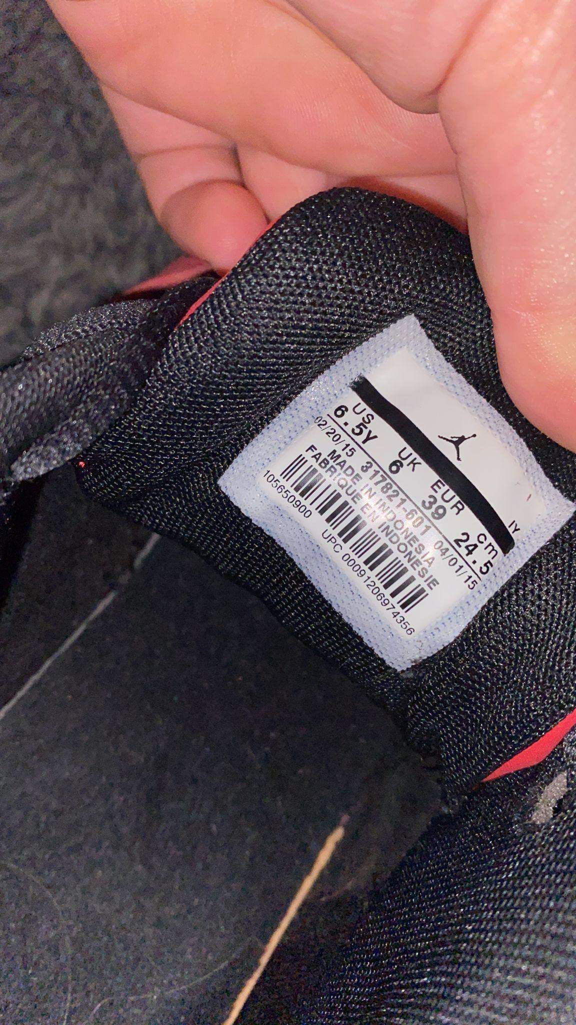 Wieviel kosten diese Schuhe? (Nike, Sneaker)