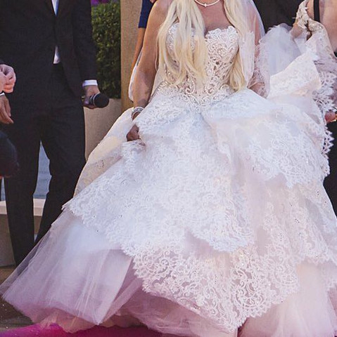 Wieviel Kostet Ein Hochwertiges Brautkleid Liebe Geld Beauty