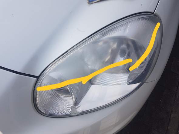 Was kann ich tun, wenn das Glas der Scheinwerfer meines Autos von außen  matt oder verkratzt ist?