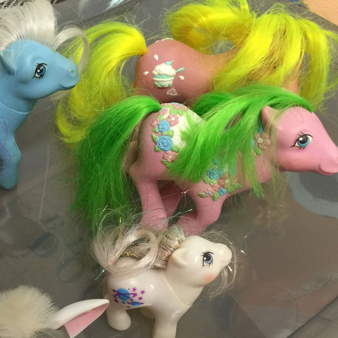 Weiß jemand von euch, wie diese Ponies heißen und welchen Wert jedes  hat? - (Pony, Spielzeug, My Little Pony)