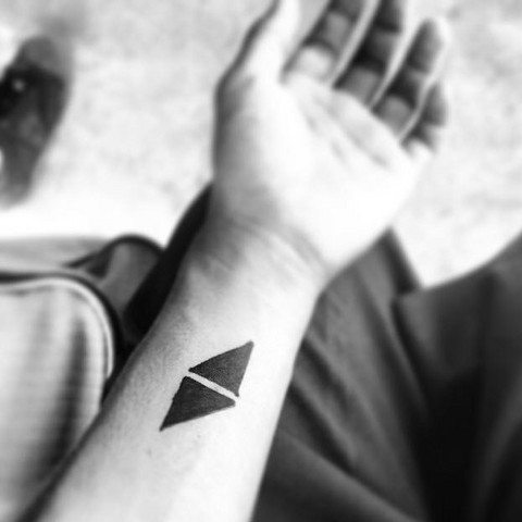 Wieviel Wurde So Ein Tattoo Ungefahr Kosten Avicii Logo Geld Tatowieren