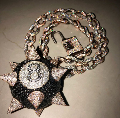 Wieviele Diamanten Sind Das Ungefahr Auf Seiner Kette Wieviel Kostet Einer Geld Kosten Rap