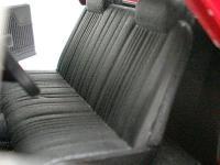 Sitzbank, durchgehend, aber nur zwei Kopfstützen - (Auto, Mitfahren, Sitzbank)