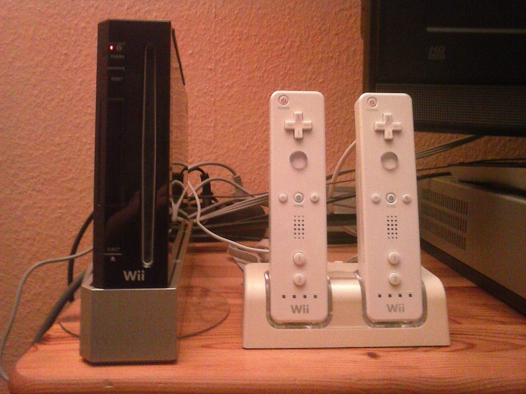 wii controller aufladen, wie genau? Nintendo, Nintendo Wii)