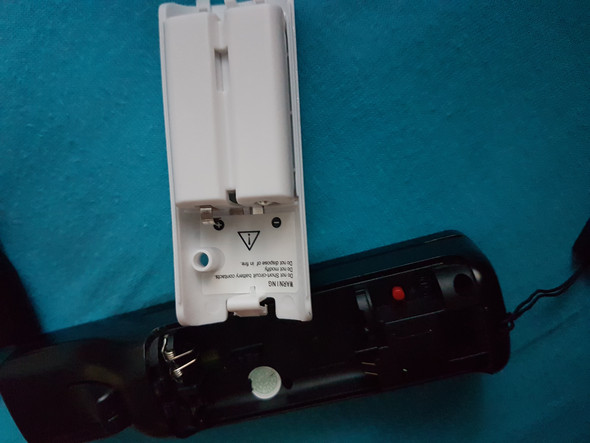 - (Wii, Laden, Batterie)