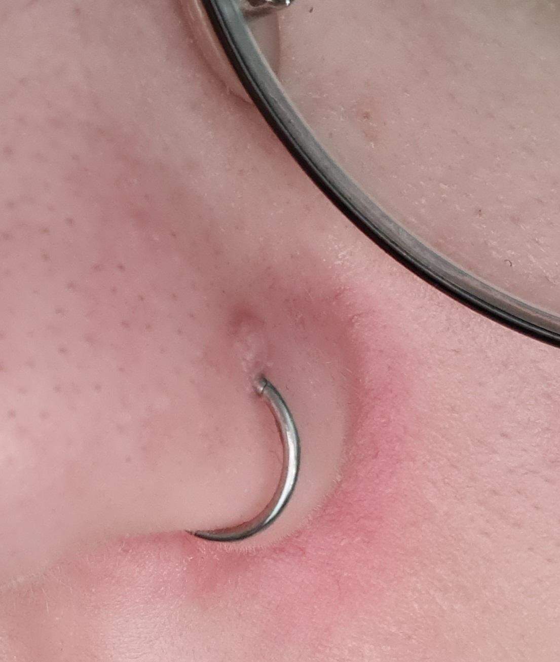 Wildfleisch am Nostril? (Aussehen, Piercing, Schmuck)